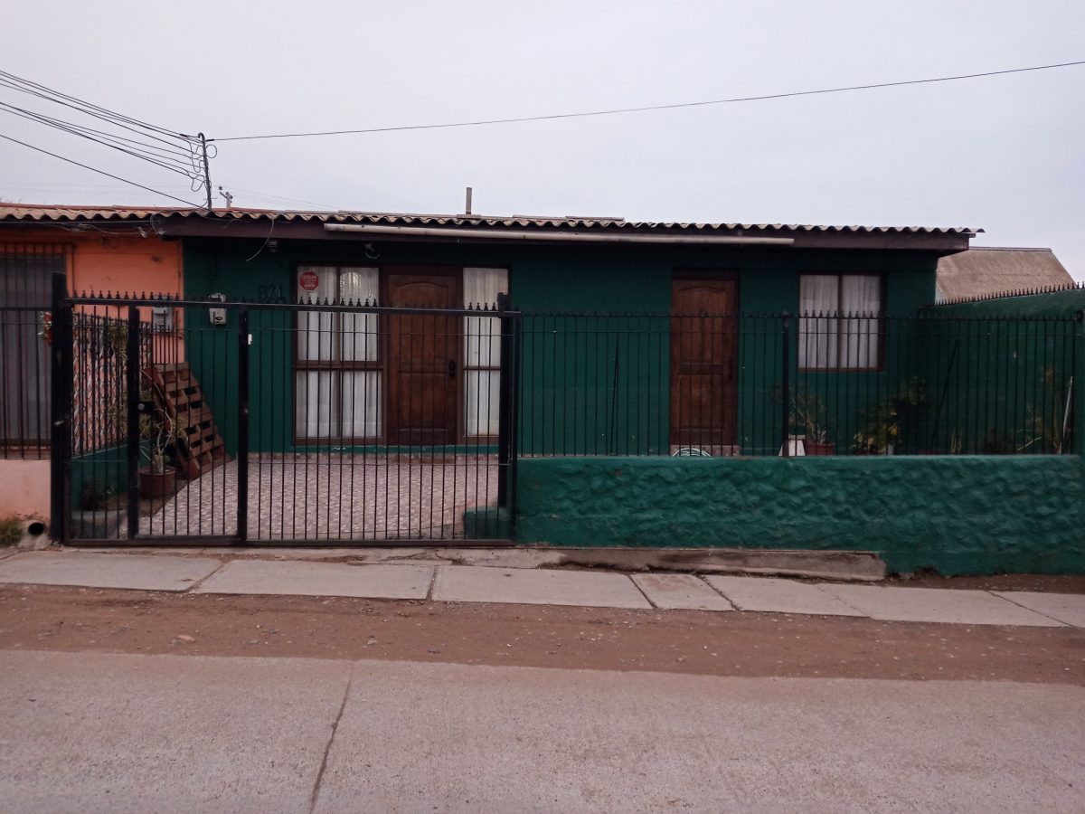 Casa ubicada entre Avenida Cuatro Esquinas y Los Perales – La Serena