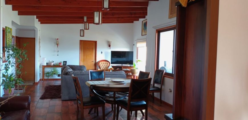 Parcela de 5.300 m2 con casa de 220 m2 en Condominio – La Serena
