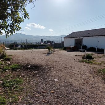 Terreno de 2,7 Ha con 2 casa y 2 bodegas