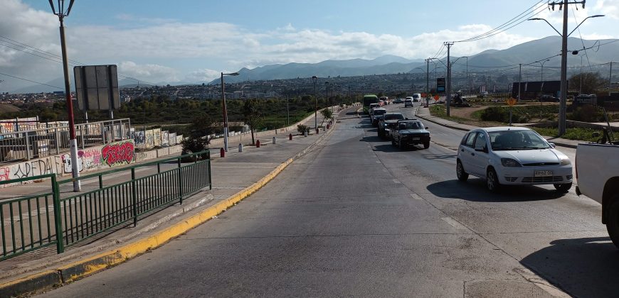 Terreno de 2,7 Ha con 2 casa y 2 bodegas