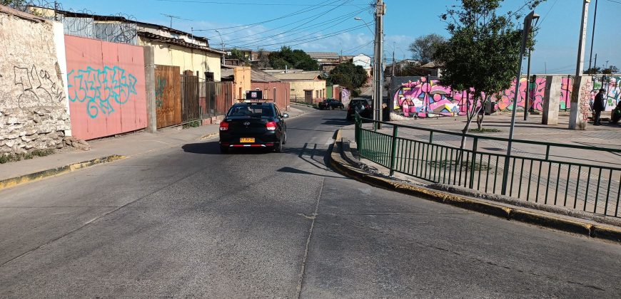 Terreno de 2,7 Ha con 2 casa y 2 bodegas
