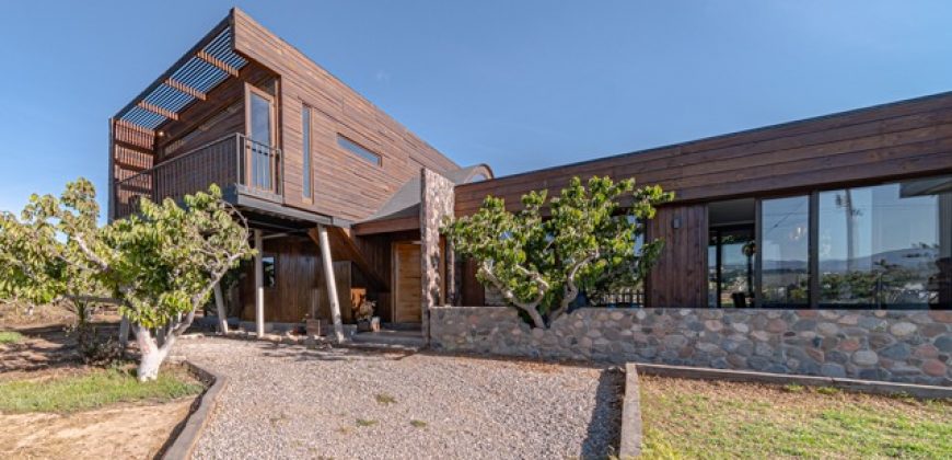 Casa en Parcela de 5.075 m2 y 203 metros construidos – Alfalfares, La Serena