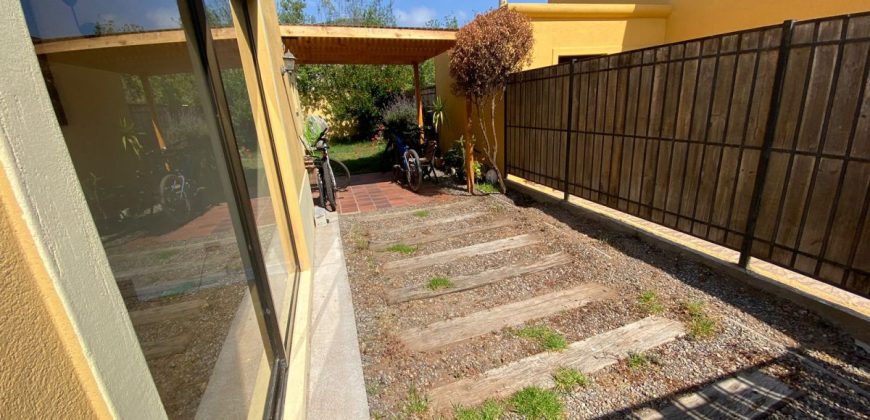 Casa en condominio con 5 habitaciones y 3 baños, San Joaquín – La Serena