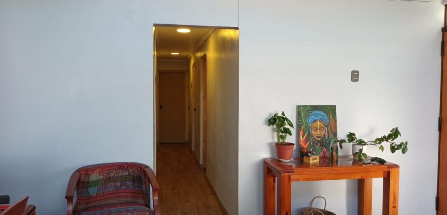 Casa de 3 dormitorios, 2 baños y 2 estacionamientos en sector Paseo Balmaceda – La Serena