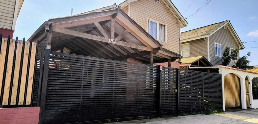 Casa de 3 dormitorios, 3 baños y 2 estacionamientos – Coquimbo