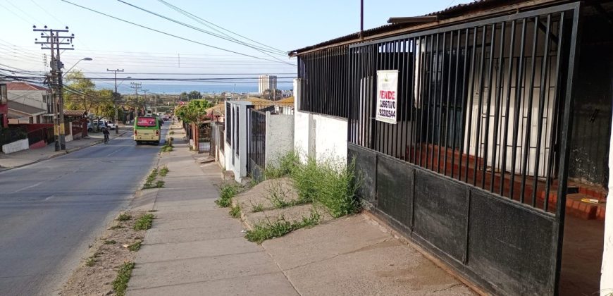 Casa en Las Encinas , 165 mts San Juan Coquimbo , Ubicación Comercial