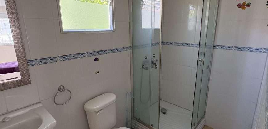 Parcela 6.438 m² La Campana Valle de Elqui, con luz y agua, construcción de ladrillo, piscina y frutales.
