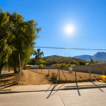 SITIO URBANO EN VENTA EN VICUÑA | 1.060 m² EN PRIMERA LÍNEA